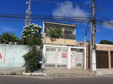 Casa com 4 Quartos à venda, 200m² no Pereira Lobo, Aracaju