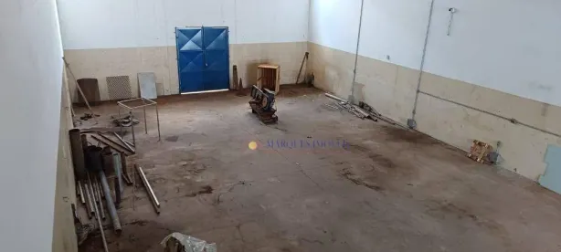 Galpão / Depósito / Armazém para venda ou aluguel, 260m² no Aglomeração Urbana de Jundiaí, Louveira