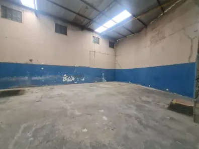 Galpão / Depósito / Armazém para alugar, 450m² no Vila Endres, Guarulhos