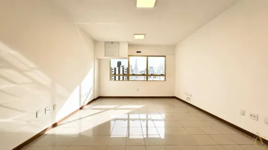 Conjunto Comercial / Sala para alugar, 26m² no Centro, Florianópolis