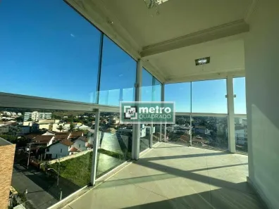 Cobertura com 3 Quartos para alugar, 140m² no Extensão do Bosque, Rio das Ostras