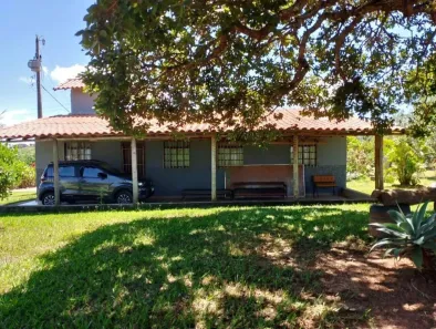 Fazenda / Sítio / Chácara com 4 Quartos à venda, 1000m² no Pinhões, Santa Luzia