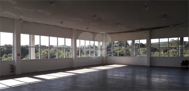 Prédio Inteiro para alugar, 1500m² no Vila Salles, Atibaia