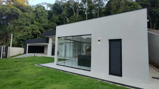 Casa de Condomínio com 3 Quartos para venda ou aluguel, 208m² no Cumbari, Mairiporã
