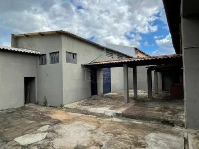 Loja / Salão / Ponto Comercial à venda, 700m² no Vila Cidade Industrial (Vila Xavier), Araraquara