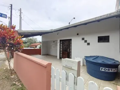 Casa com 2 Quartos para alugar, 70m² no Gravatá, Penha