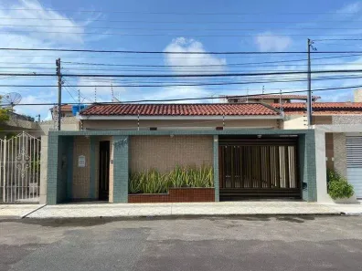 Casa com 3 Quartos à venda, 250m² no Pereira Lobo, Aracaju