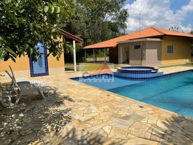 Fazenda / Sítio / Chácara com 3 Quartos para alugar, 680m² no Porteira Preta, Mogi das Cruzes