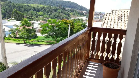 Casa de Condomínio com 3 Quartos para venda ou aluguel, 185m² no Vila Irene, São Roque