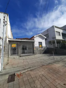 Casa com 4 Quartos para alugar, 324m² no São José, Aracaju