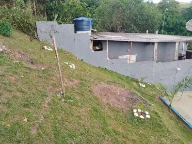 Fazenda / Sítio / Chácara com 2 Quartos à venda, 200m² no Jardim Colônia, Jacareí