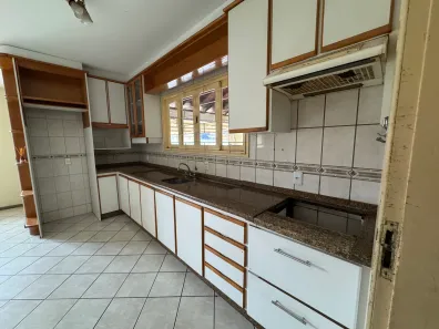 Casa com 3 Quartos para alugar, 100m² no Centro, Tijucas
