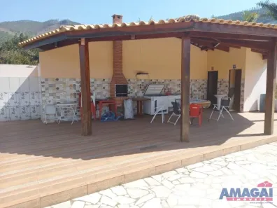 Fazenda / Sítio / Chácara com 2 Quartos à venda, 550m² no , Igaratá