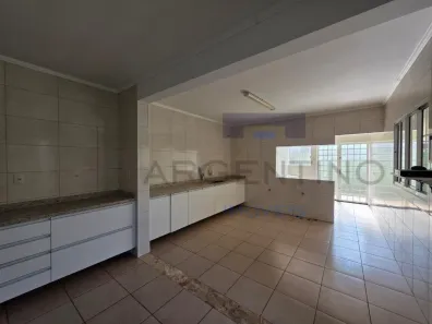 Casa Comercial para venda ou aluguel, 130m² no Vila Oliveira, Mogi das Cruzes