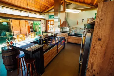 Fazenda / Sítio / Chácara com 4 Quartos à venda, 1000m² no Centro, Águas de São Pedro