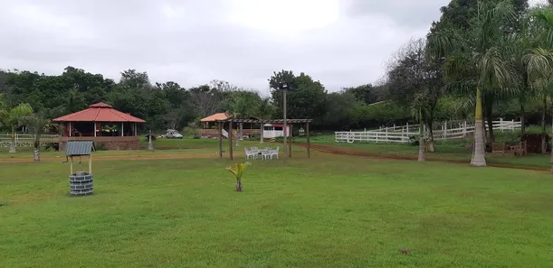 Fazenda / Sítio / Chácara com 3 Quartos à venda, 200m² no Centro, Ibiporã