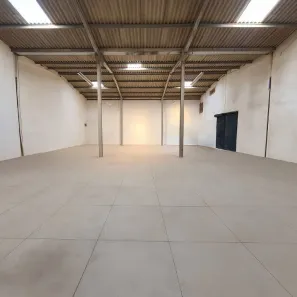 Galpão / Depósito / Armazém para alugar, 605m² no Candelária, Natal