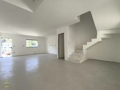 Sobrado com 3 Quartos à venda, 200m² no Água Verde, Blumenau