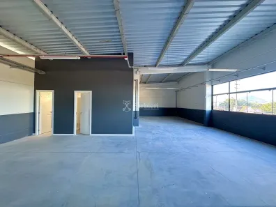 Conjunto Comercial / Sala para alugar, 240m² no Do Salto, Blumenau
