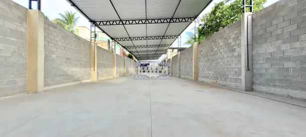 Galpão / Depósito / Armazém com 1 Quarto à venda, 650m² no Juscelino, Mesquita
