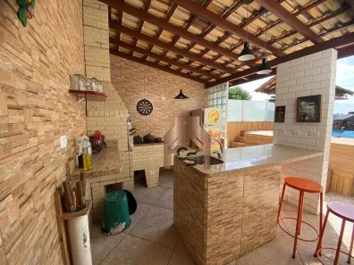 Fazenda / Sítio / Chácara com 3 Quartos à venda, 180m² no , Igaratá