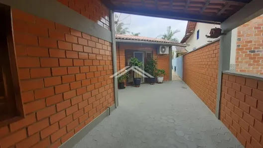 Sobrado com 4 Quartos à venda, 214m² no Continental, Itapoá