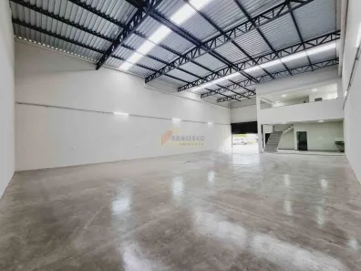 Galpão / Depósito / Armazém à venda, 370m² no Ipiranga, Divinópolis