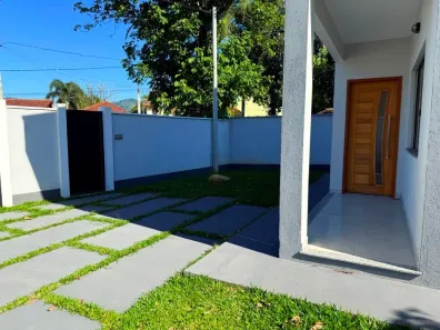 Casa com 4 Quartos para venda ou aluguel, 126m² no Centro, Guapimirim
