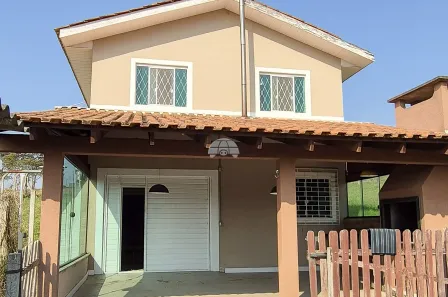 Fazenda / Sítio / Chácara com 3 Quartos à venda, 200m² no Cachoeira, São José dos Pinhais