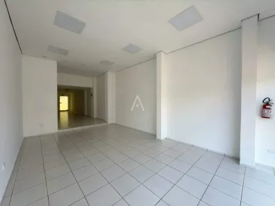 Conjunto Comercial / Sala para alugar, 83m² no Centro, Toledo