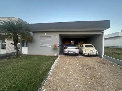 Casa de Condomínio com 3 Quartos para alugar, 250m² no Parque Jatobá (Nova Veneza), Sumaré