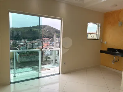 Sobrado com 2 Quartos para venda ou aluguel, 212m² no Jardim São Pedro, Mogi das Cruzes