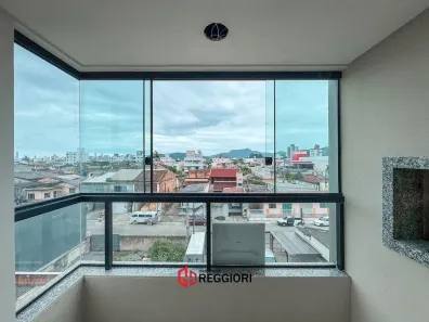Apartamento com 2 Quartos para alugar, 55m² no Areias, Camboriú