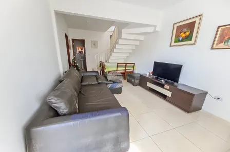 Sobrado com 3 Quartos à venda, 119m² no Colônia Faria, Colombo
