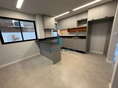 Casa com 4 Quartos para alugar, 230m² no Itacorubi, Florianópolis