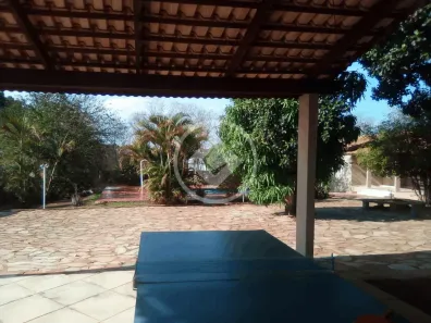 Casa com 3 Quartos para alugar, 2000m² no , Hidrolândia