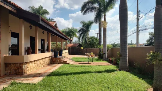 Fazenda / Sítio / Chácara com 5 Quartos para venda ou aluguel, 350m² no Fazenda Santa Lúcia, Americana