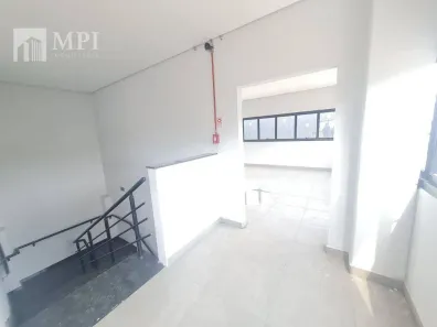 Galpão / Depósito / Armazém para alugar, 930m² no Portão, Arujá