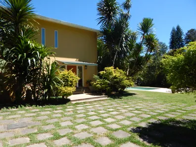 Casa Comercial com 5 Quartos para alugar, 467m² no Quitandinha, Petrópolis