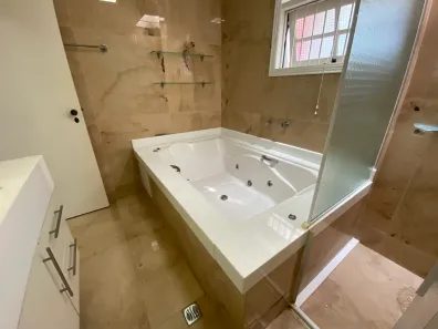 Casa de Condomínio com 5 Quartos para venda ou aluguel, 670m² no Chácara Santa Lúcia dos Ypes, Carapicuíba