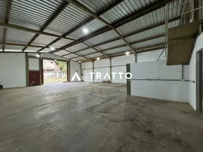 Galpão / Depósito / Armazém para alugar, 319m² no Meudon, Teresópolis