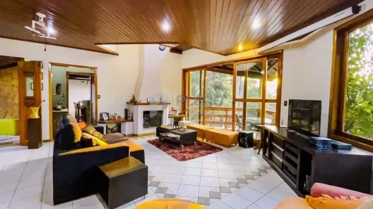 Casa de Condomínio com 4 Quartos para alugar, 320m² no Caraguatá, Mairiporã