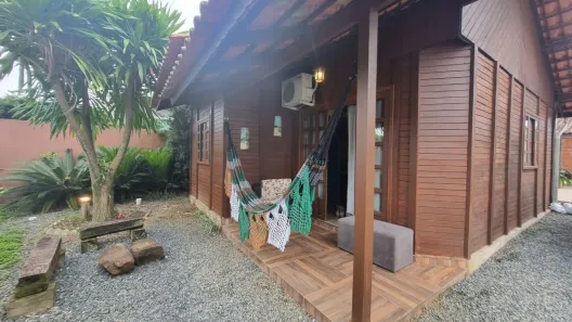 Casa com 2 Quartos para alugar, 80m² no Centro, Penha