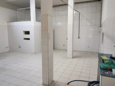 Galpão / Depósito / Armazém para alugar, 180m² no Parque Rincão, Cotia