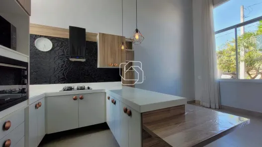 Casa de Condomínio com 3 Quartos para alugar, 93m² no Village Moutonnée, Salto
