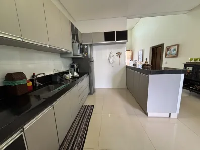 Casa de Condomínio com 3 Quartos à venda, 216m² no Residencial Condomínio Jardim Veneza, Senador Canedo