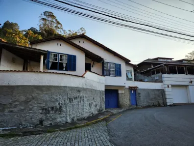 Casa com 2 Quartos à venda, 86m² no Vila Militar, Petrópolis
