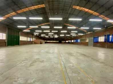 Galpão / Depósito / Armazém para venda ou aluguel, 2482m² no Casa de Pedra, Igrejinha