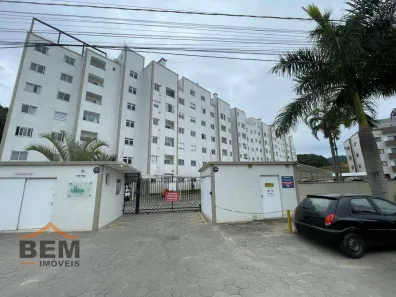Apartamento com 2 Quartos para alugar, 69m² no Estados, Balneário Camboriú