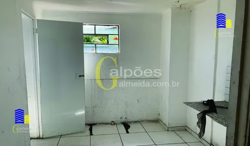 Galpão / Depósito / Armazém para alugar, 595m² no Jardim Marilu, Carapicuíba